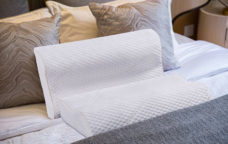 康姿百德磁性枕效果舒适，支撑头颈提升睡眠质量