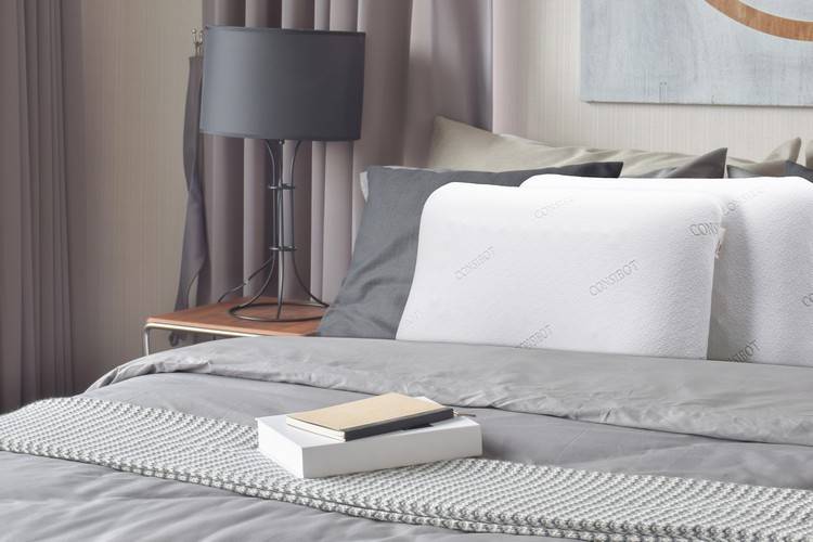 选择康姿百德柔压磁性豪华枕，守护青少年颈椎健康成长