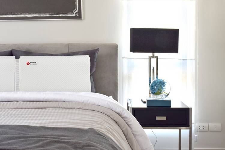 一夜好眠不是梦！康姿百德柔压磁性枕匠心工艺守护你的甜美梦境